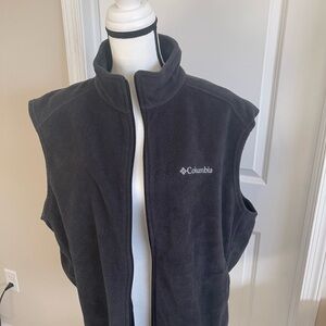 Columbia Fleece Vest. Size XL